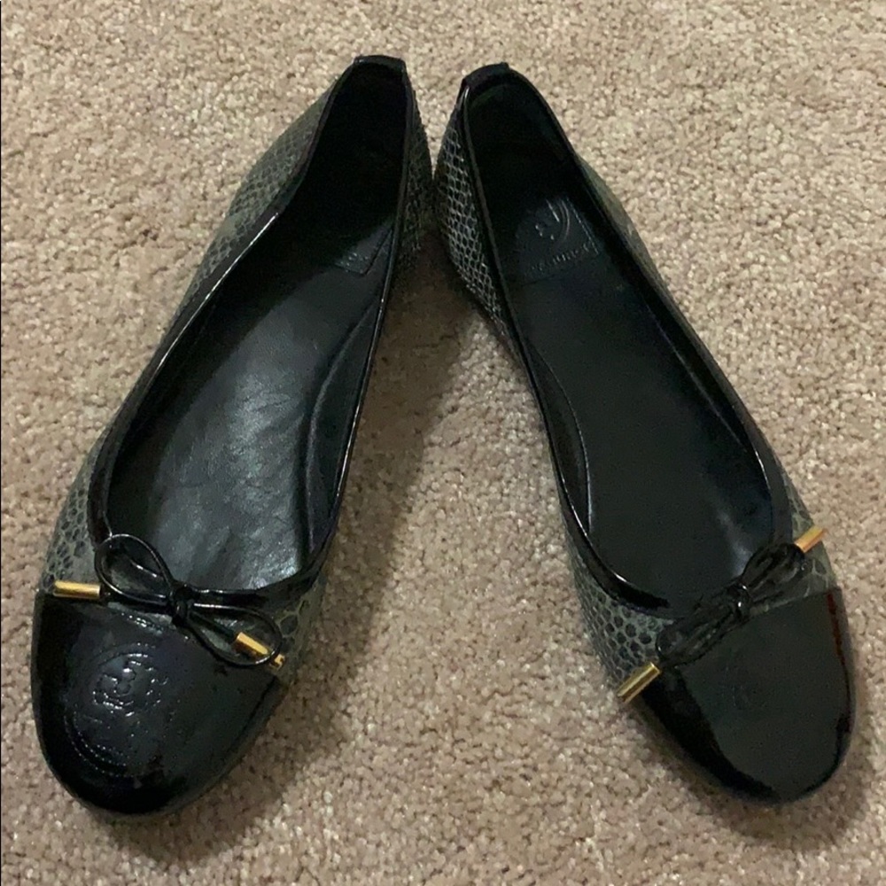 Tory Burch patent leather gray reptile flats
